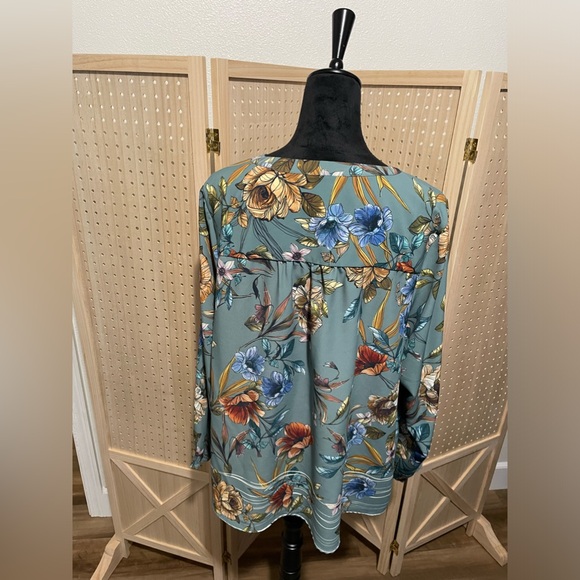 CJ‎ Banks Blouse - Picture 2 of 3